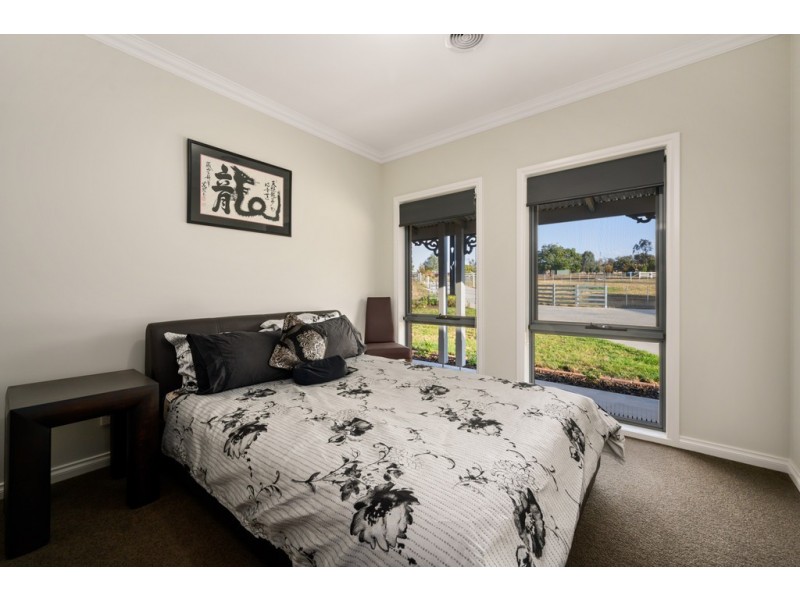 52 Himalaya Drive, Table Top NSW 2640