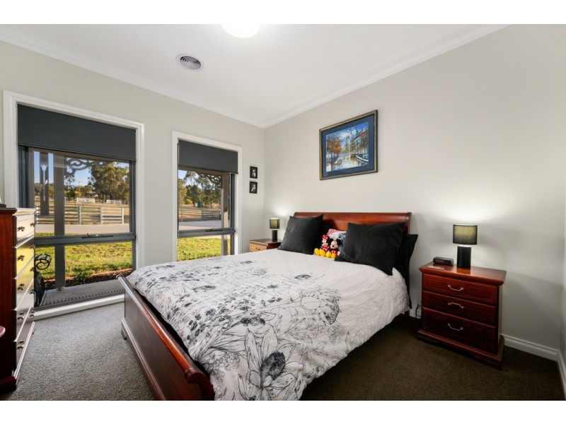 52 Himalaya Drive, Table Top NSW 2640