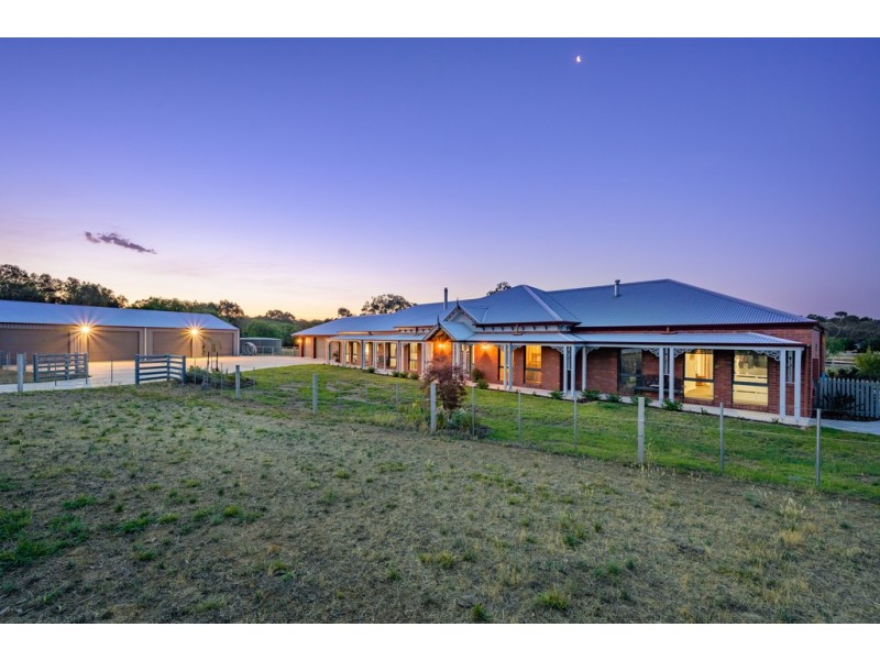 52 Himalaya Drive, Table Top NSW 2640