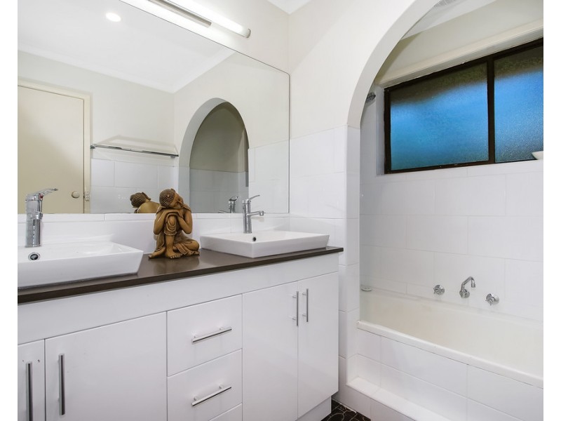 13 Diamond Drive, Wodonga VIC 3690