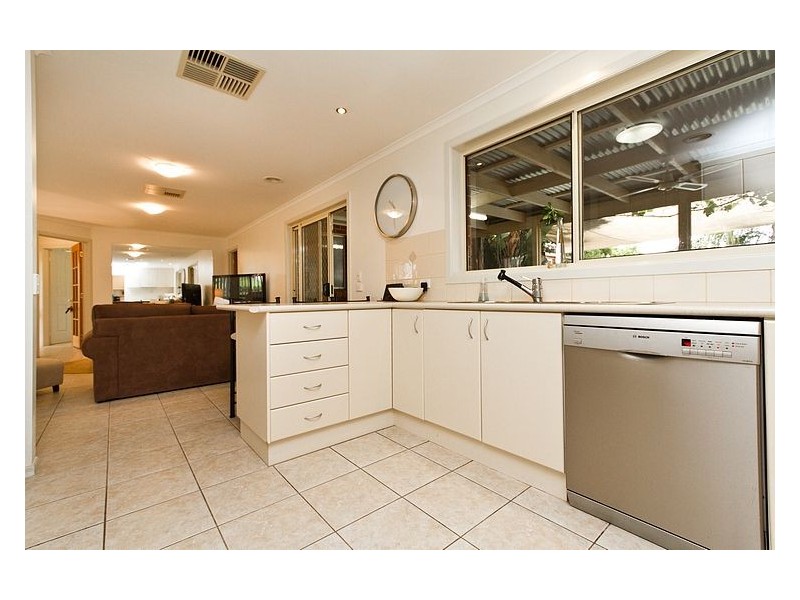 76 Barton Street, Wodonga VIC 3690