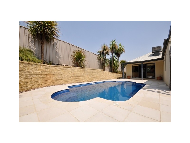 1 Castle Cove, Wodonga VIC 3690