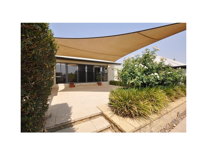 1 Castle Cove, Wodonga VIC 3690