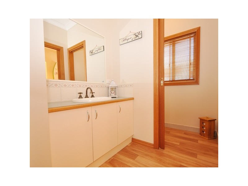 60 Falcon Circuit, Wodonga VIC 3690