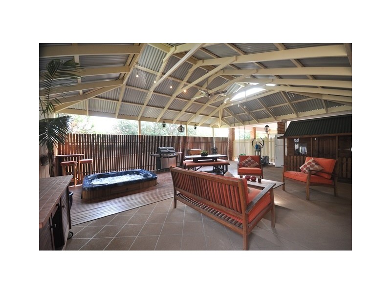 60 Falcon Circuit, Wodonga VIC 3690