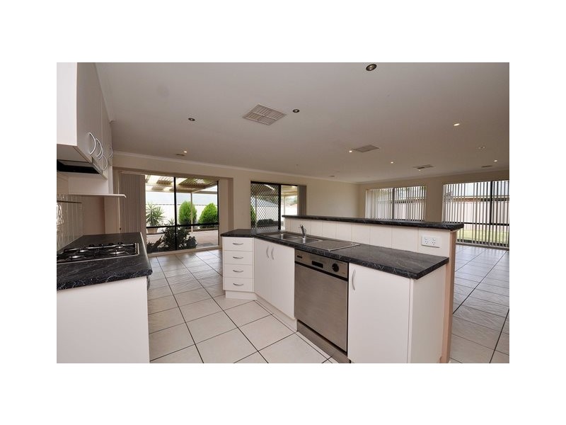 6 Bisque Court, Wodonga VIC 3690