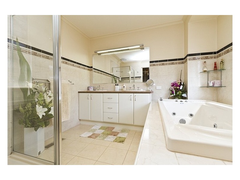 9 Holmes Court, Wodonga VIC 3690