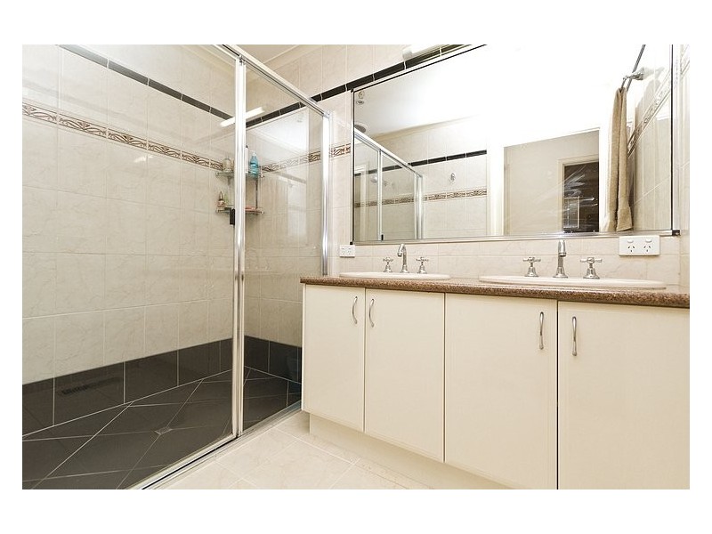 9 Holmes Court, Wodonga VIC 3690