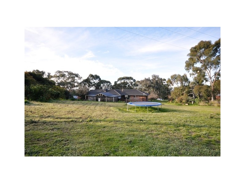 14 Howards Road, Baranduda VIC 3691