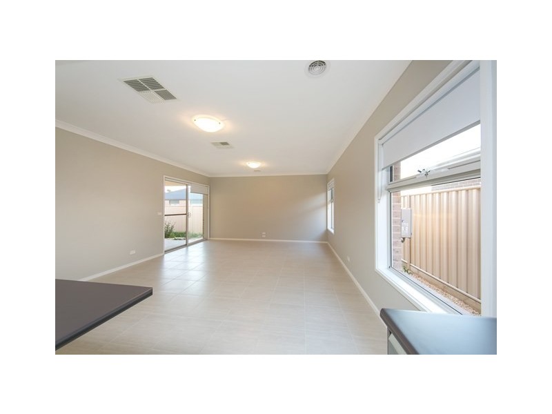 5 Blackburn Close, Wodonga VIC 3690