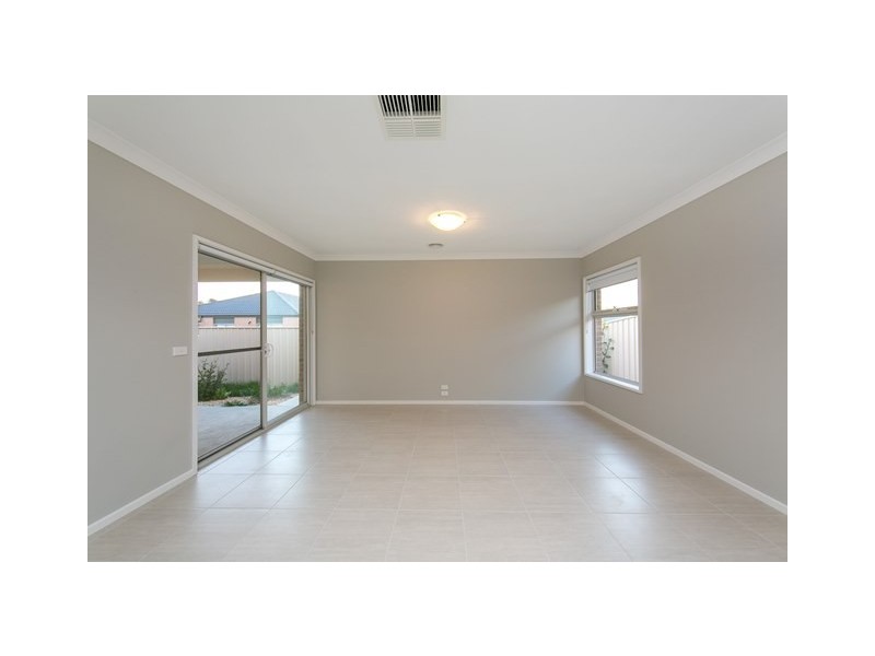 5 Blackburn Close, Wodonga VIC 3690