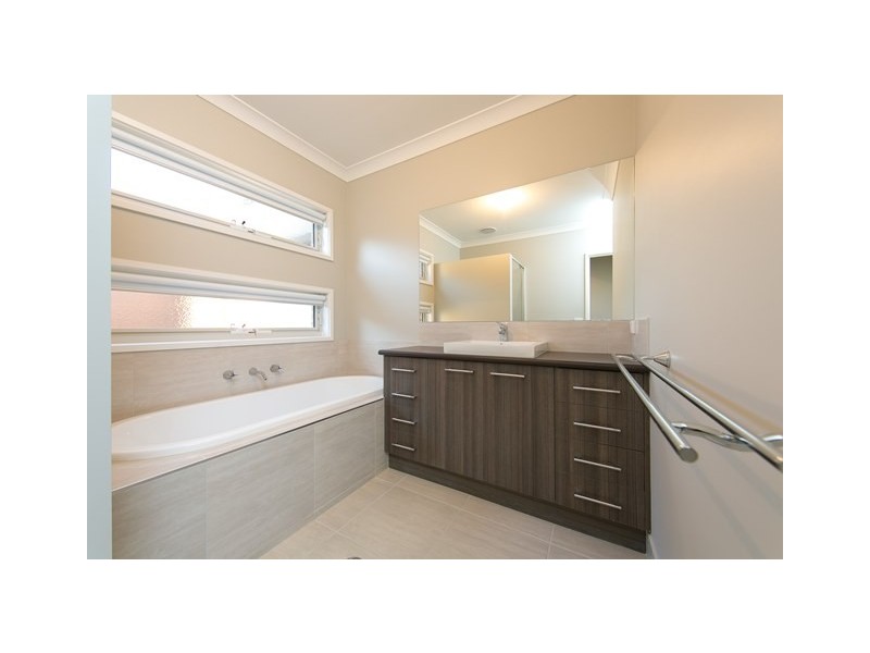 5 Blackburn Close, Wodonga VIC 3690