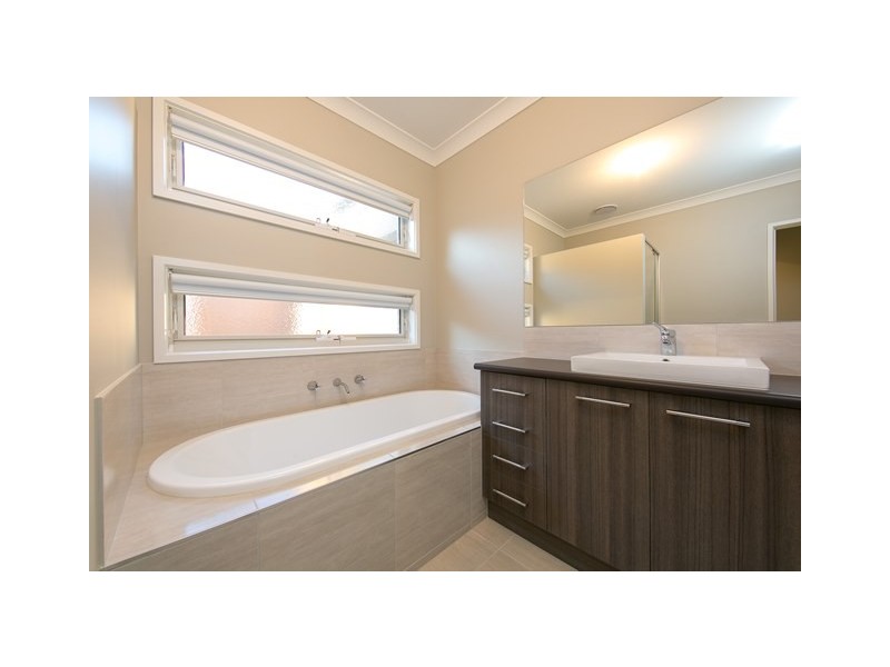 5 Blackburn Close, Wodonga VIC 3690