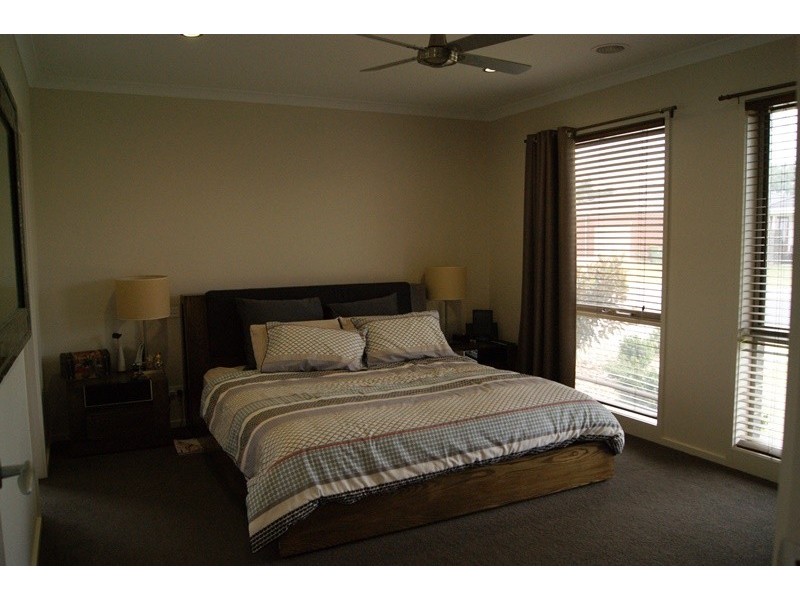 38 Oxford Drive, Thurgoona NSW 2640