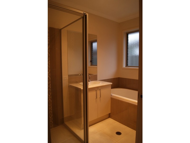 38 Oxford Drive, Thurgoona NSW 2640