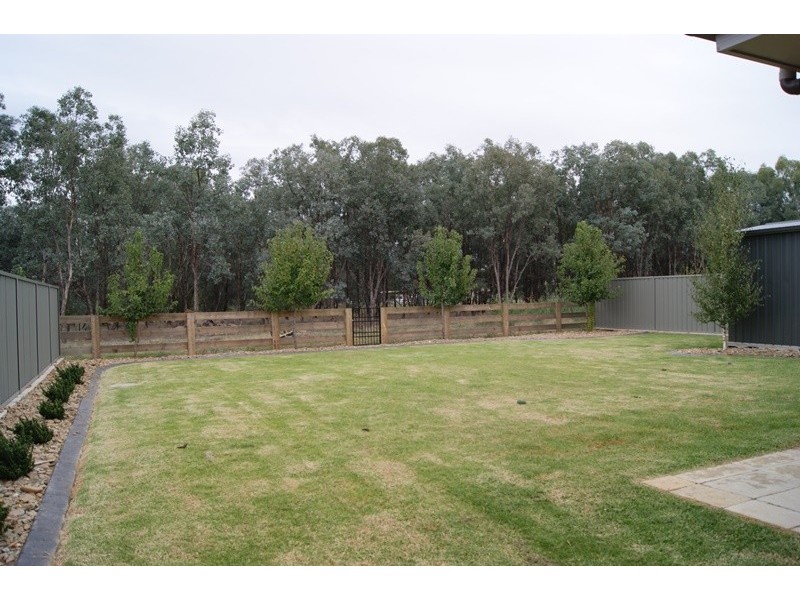 38 Oxford Drive, Thurgoona NSW 2640