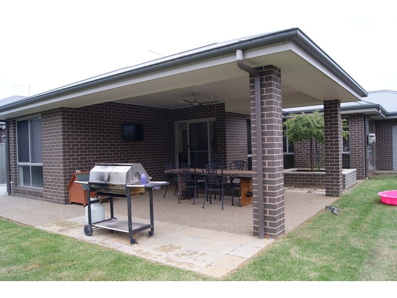 38 Oxford Drive, Thurgoona NSW 2640