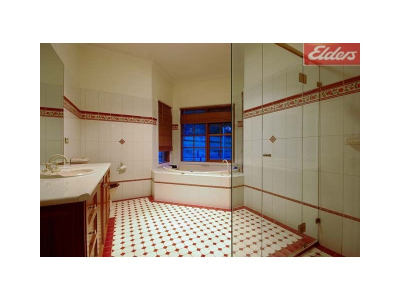 24 Manor Place, Yackandandah VIC 3749