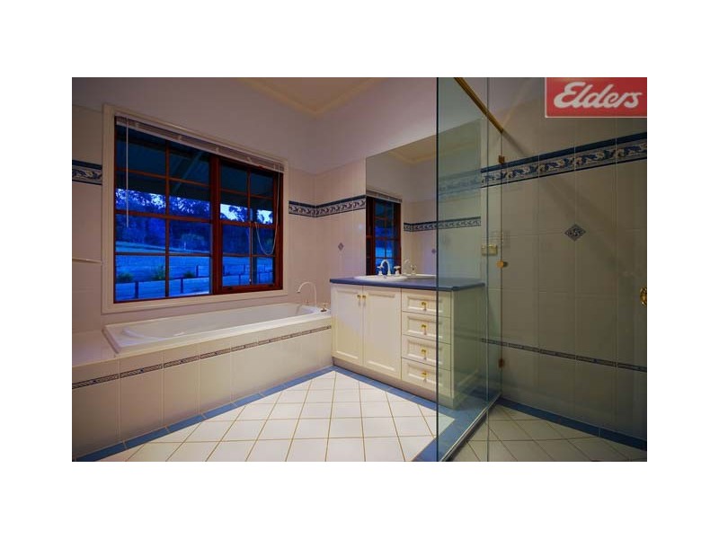 24 Manor Place, Yackandandah VIC 3749