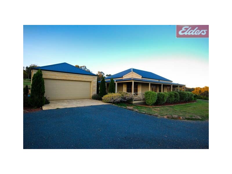 24 Manor Place, Yackandandah VIC 3749