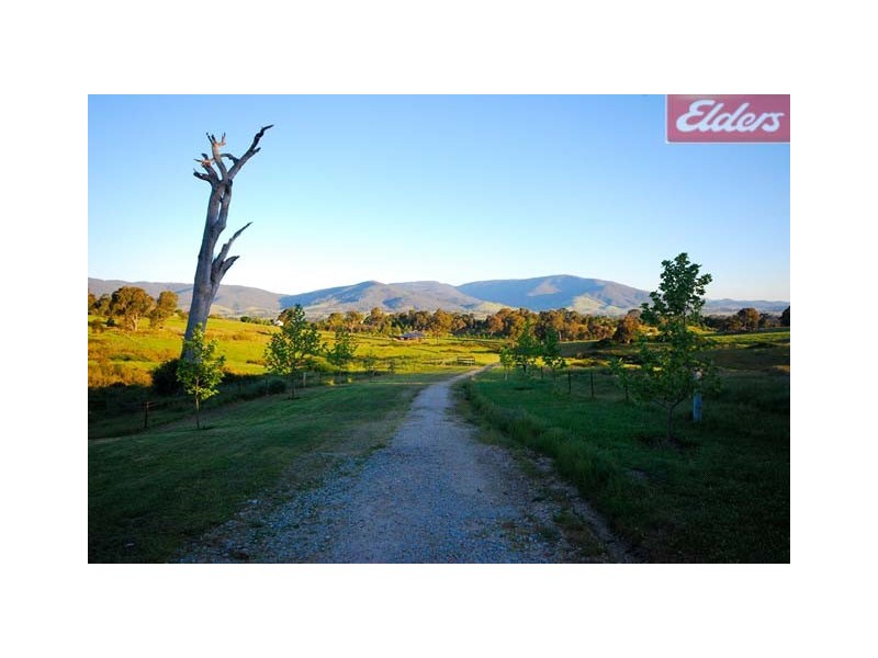 24 Manor Place, Yackandandah VIC 3749