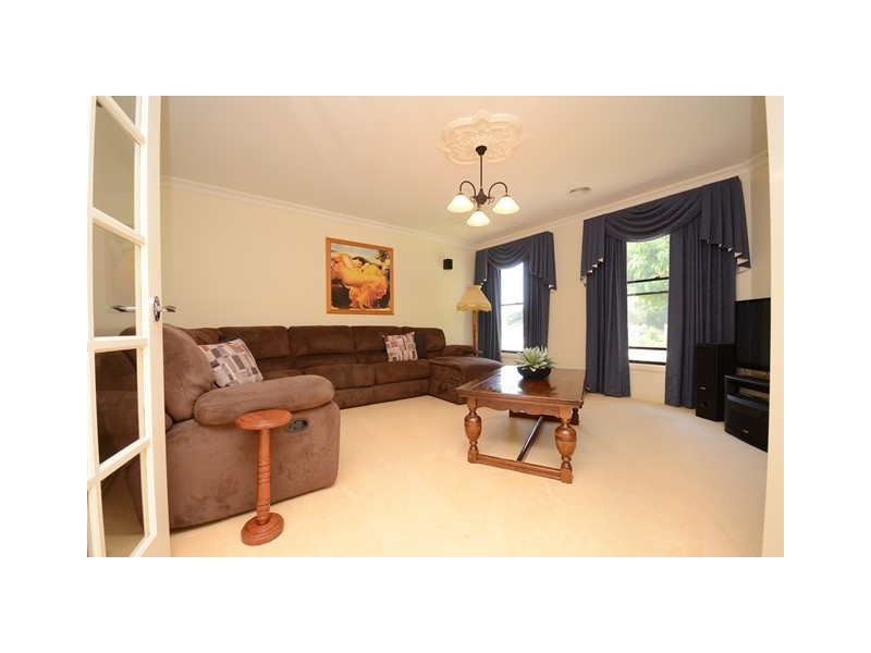 65 Hovell Street, Howlong NSW 2643