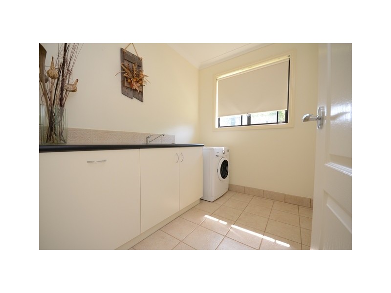 65 Hovell Street, Howlong NSW 2643