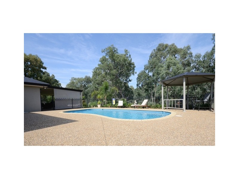 65 Hovell Street, Howlong NSW 2643
