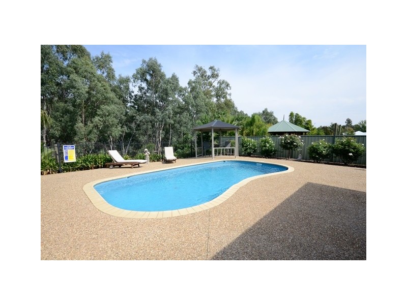 65 Hovell Street, Howlong NSW 2643