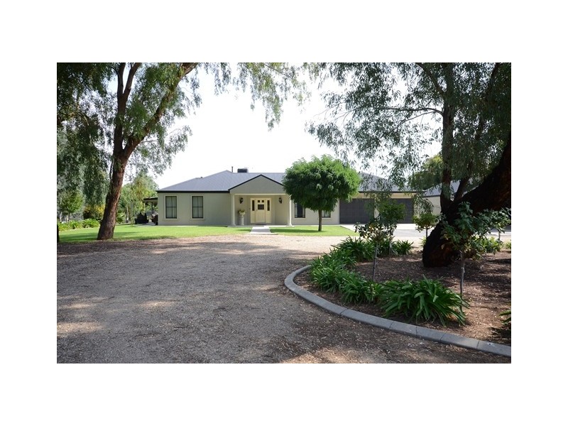 65 Hovell Street, Howlong NSW 2643