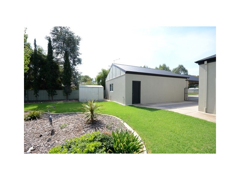65 Hovell Street, Howlong NSW 2643
