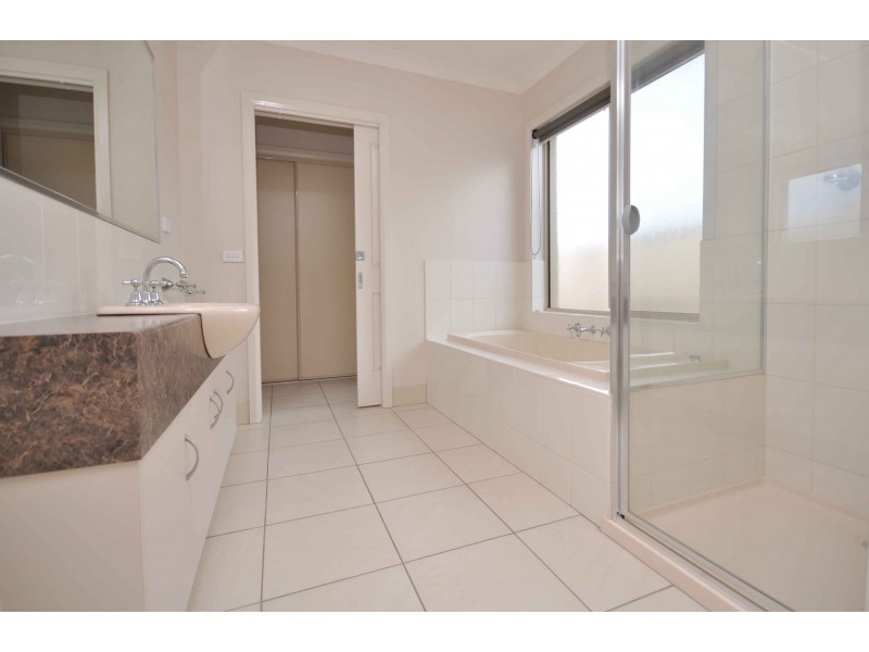 15 Maxwell Drive, Wahgunyah VIC 3687