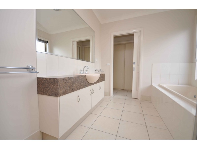 15 Maxwell Drive, Wahgunyah VIC 3687