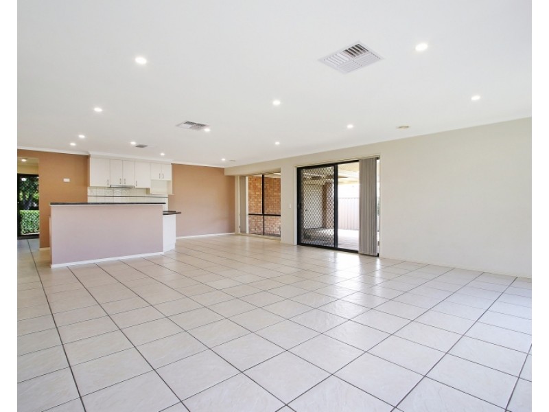 6 Bisque Court, Wodonga VIC 3690