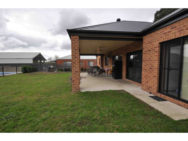 53 Castle Creek Road, Wodonga VIC 3690