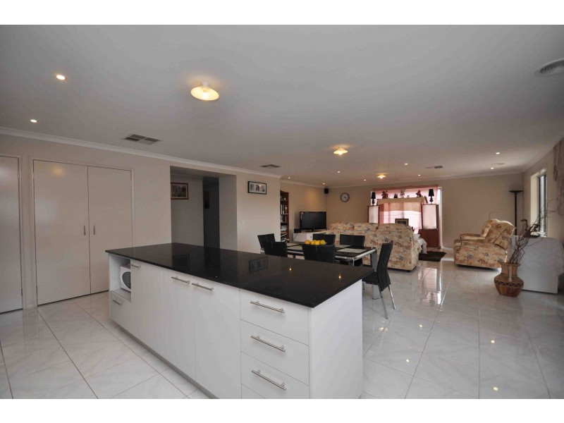 15 Parnaby Street, Wodonga VIC 3690