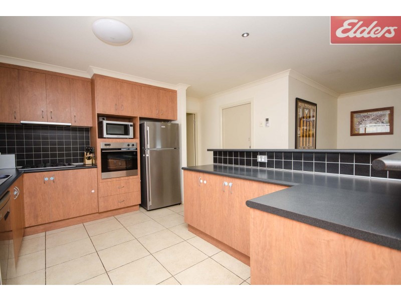 14 MacKenzie Crescent, Wodonga VIC 3690