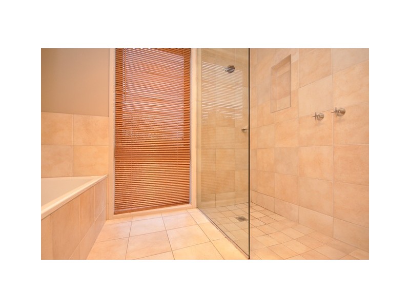 7 Carbine Court, West Albury NSW 2640