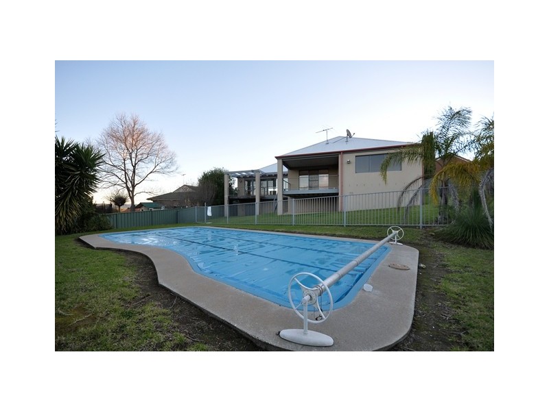 7 Carbine Court, West Albury NSW 2640