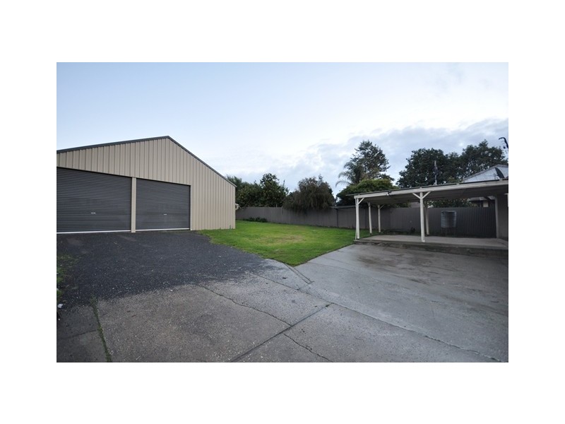 33 Batt Avenue, Wodonga VIC 3690