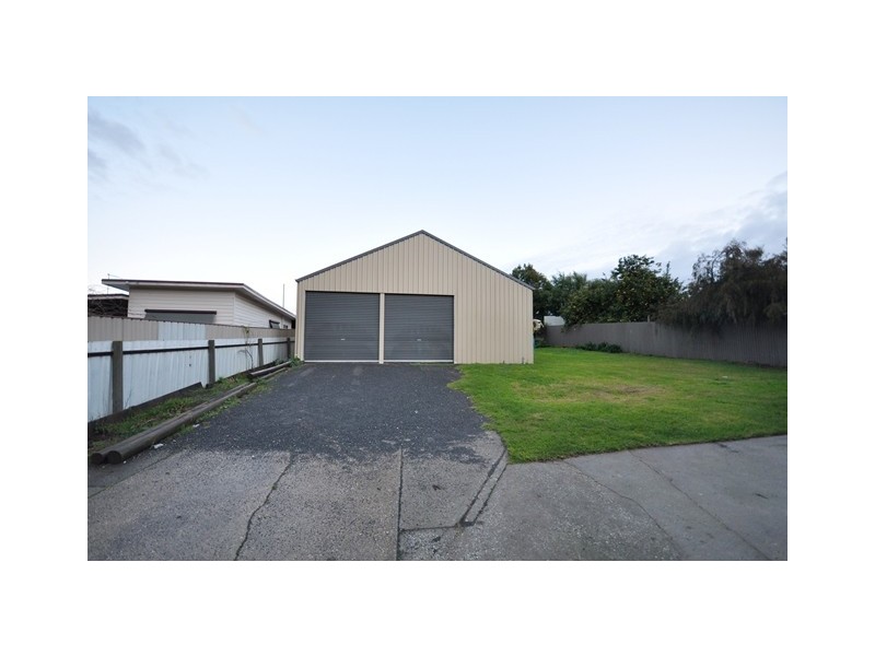 33 Batt Avenue, Wodonga VIC 3690