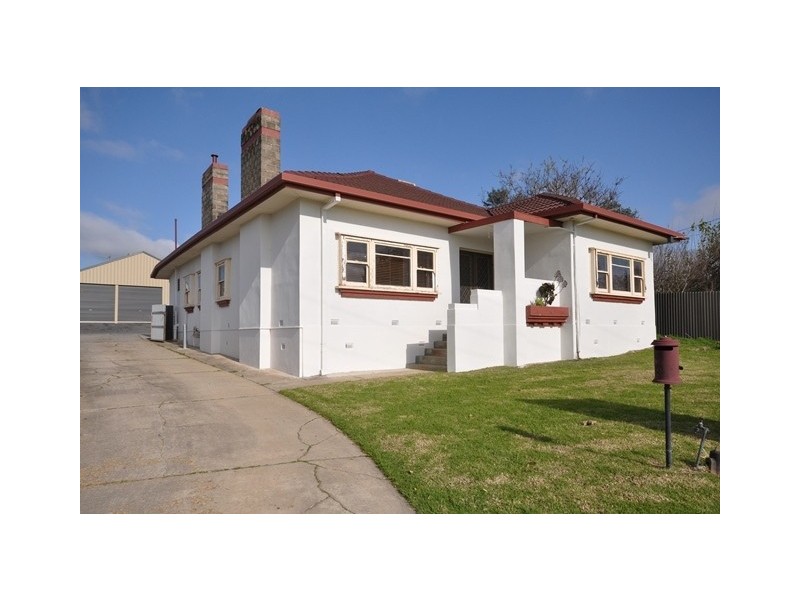 33 Batt Avenue, Wodonga VIC 3690