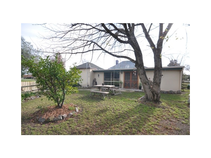 34-36 Nickless Street, Chiltern VIC 3683