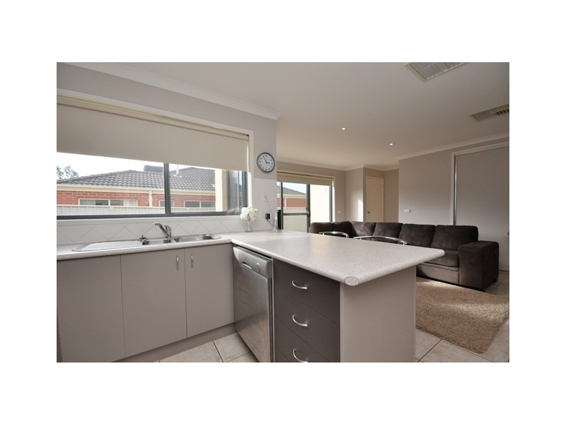 4 Nedlands Close, Wodonga VIC 3690