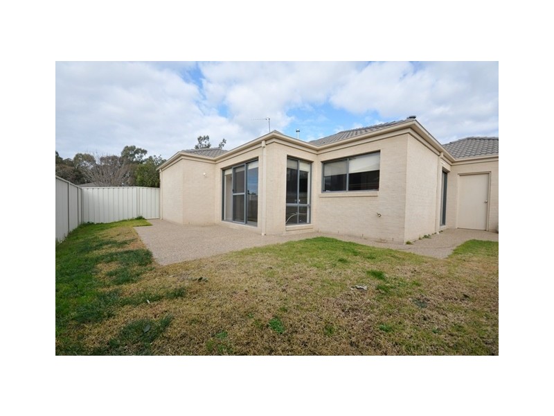4 Nedlands Close, Wodonga VIC 3690