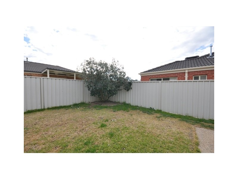 4 Nedlands Close, Wodonga VIC 3690