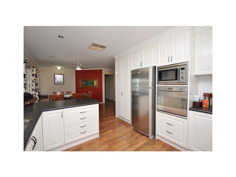 14 Victoria Street, Howlong NSW 2643