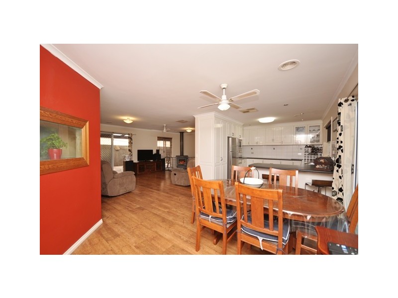 14 Victoria Street, Howlong NSW 2643