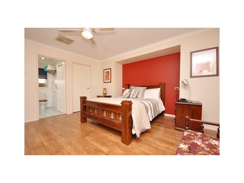 14 Victoria Street, Howlong NSW 2643