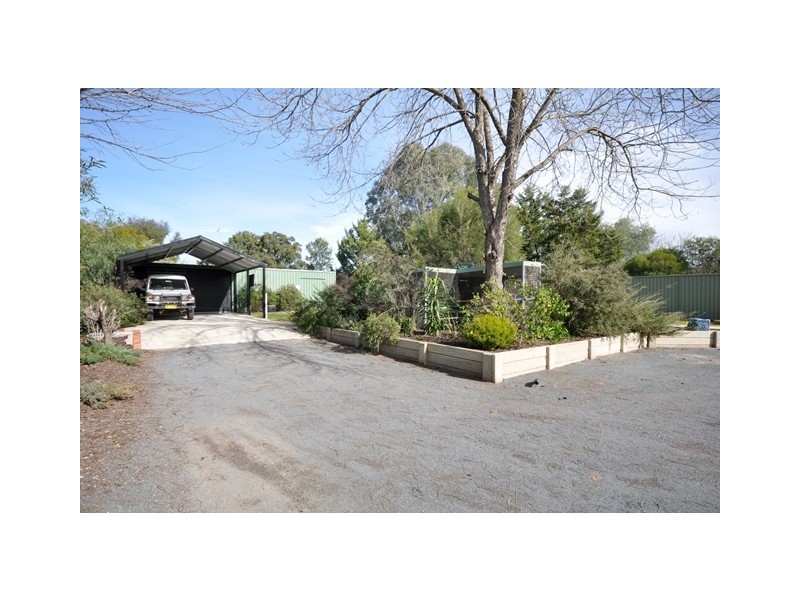 14 Victoria Street, Howlong NSW 2643